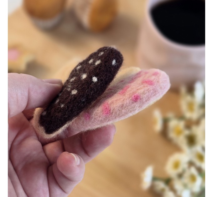 Heart shaped cookie air vent clip