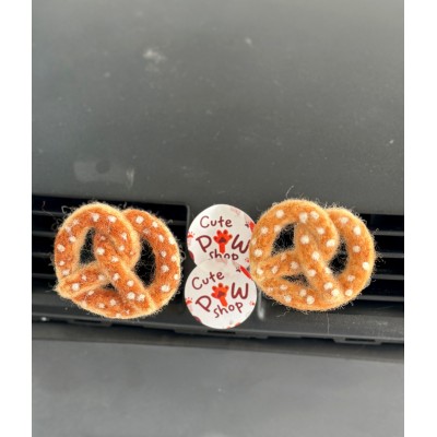 Pretzel with salt sprinkles air vent clip