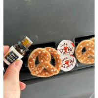 Pretzel with salt sprinkles air vent clip
