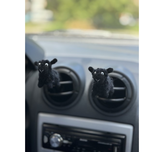 Black sheep air vent clip