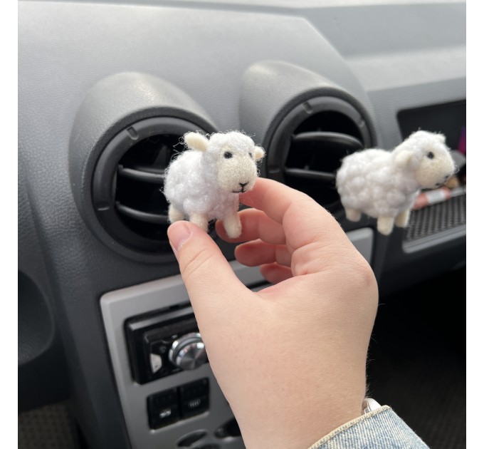 Black sheep air vent clip