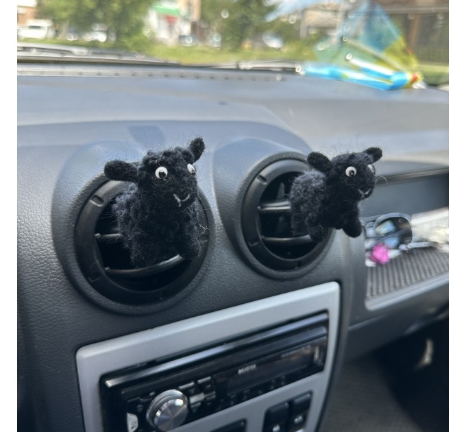 Black sheep air vent clip