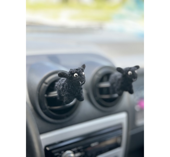 Black sheep air vent clip