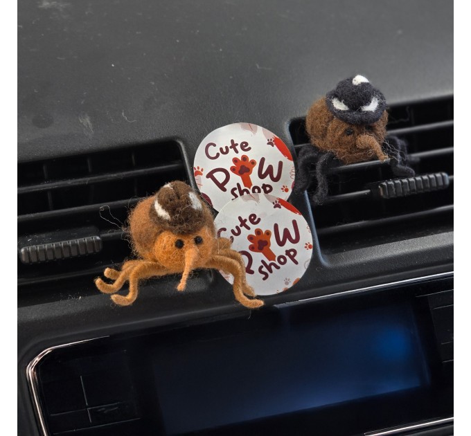 Weevil Air Vent Clip