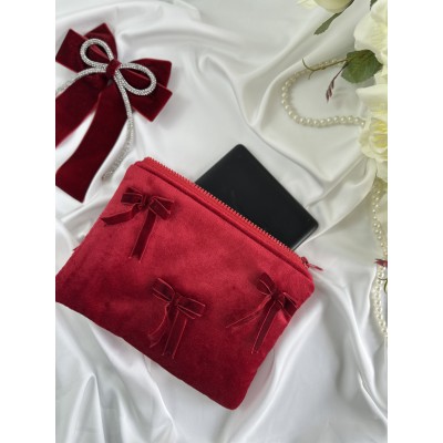 Red velvet E-reader sleeve with bows