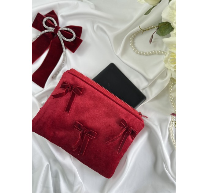 Red velvet E-reader sleeve with bows