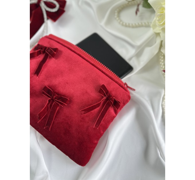 Red velvet E-reader sleeve with bows