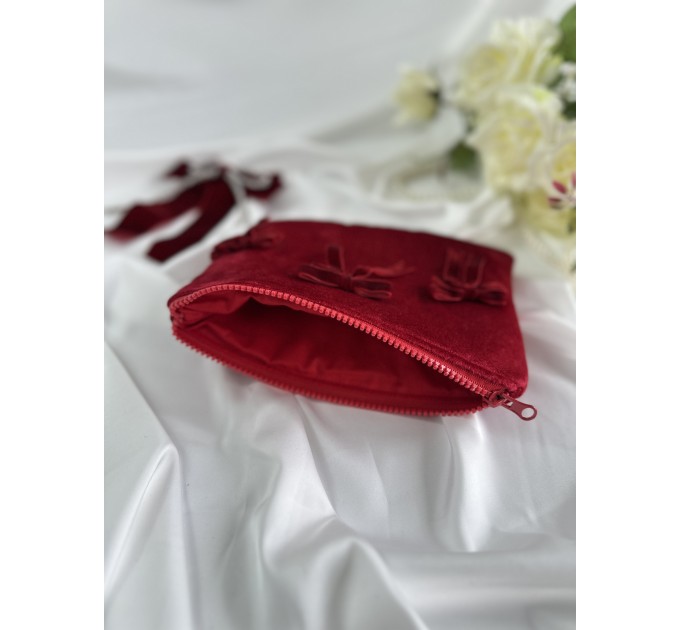 Red velvet E-reader sleeve with bows