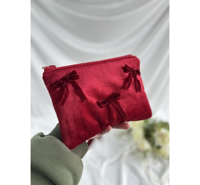 Red velvet E-reader sleeve with bows