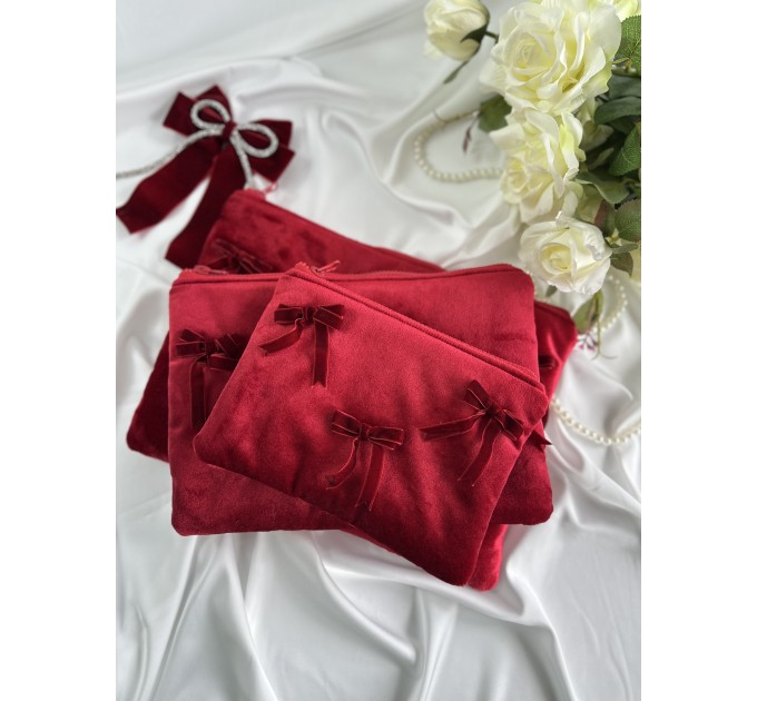 Red velvet E-reader sleeve with bows