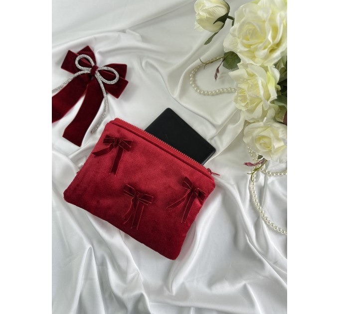Red velvet E-reader sleeve with bows