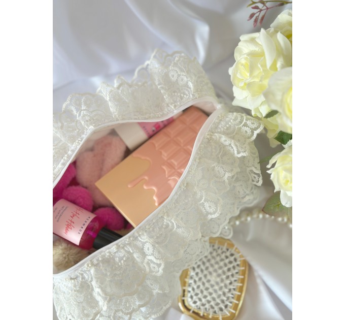 Large lace rococo cosmetic bag
