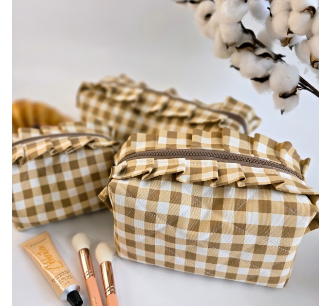 Medium checkered brown cosmetic bag with ruffles