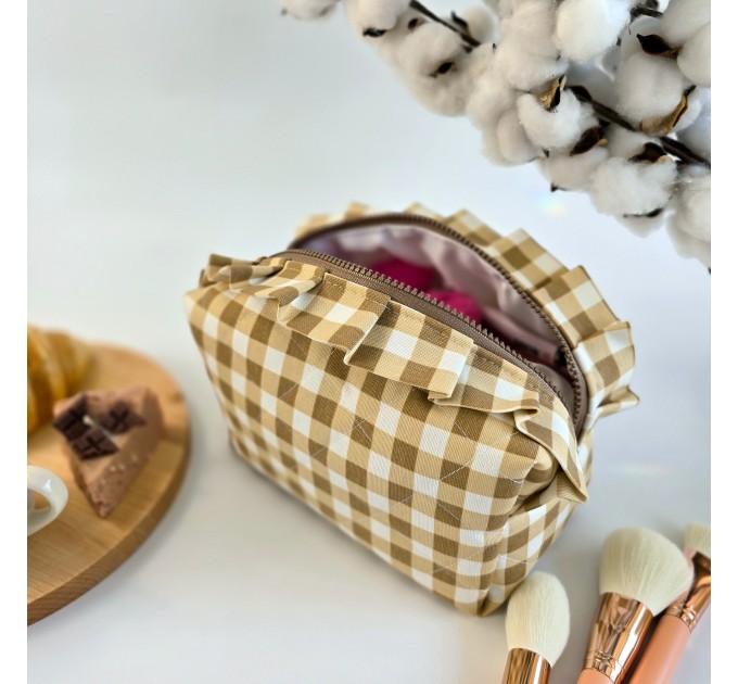 Medium checkered brown cosmetic bag with ruffles
