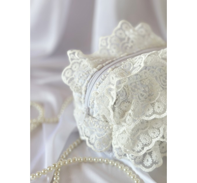 Small lace rococo cosmetic bag