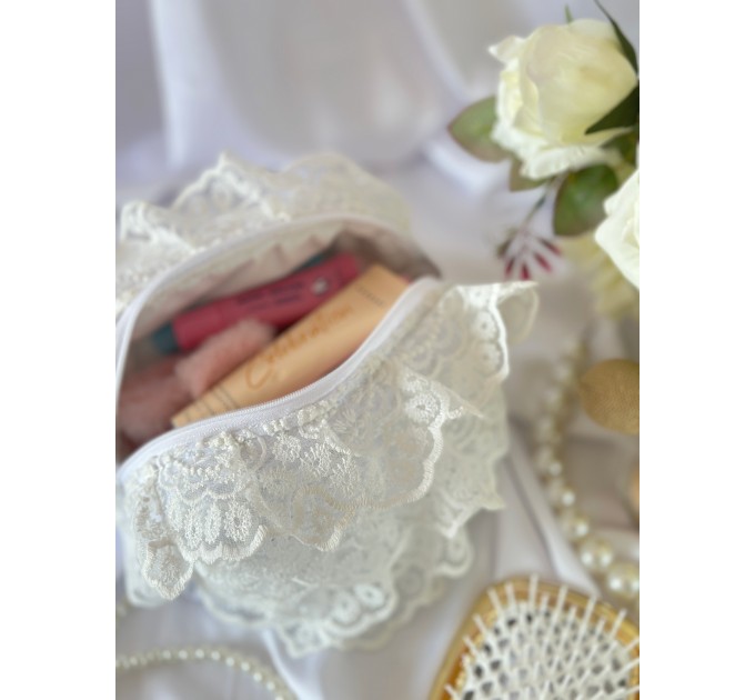 Small lace rococo cosmetic bag