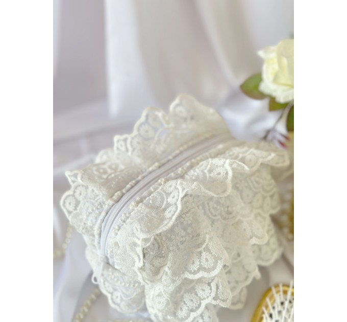Small lace rococo cosmetic bag