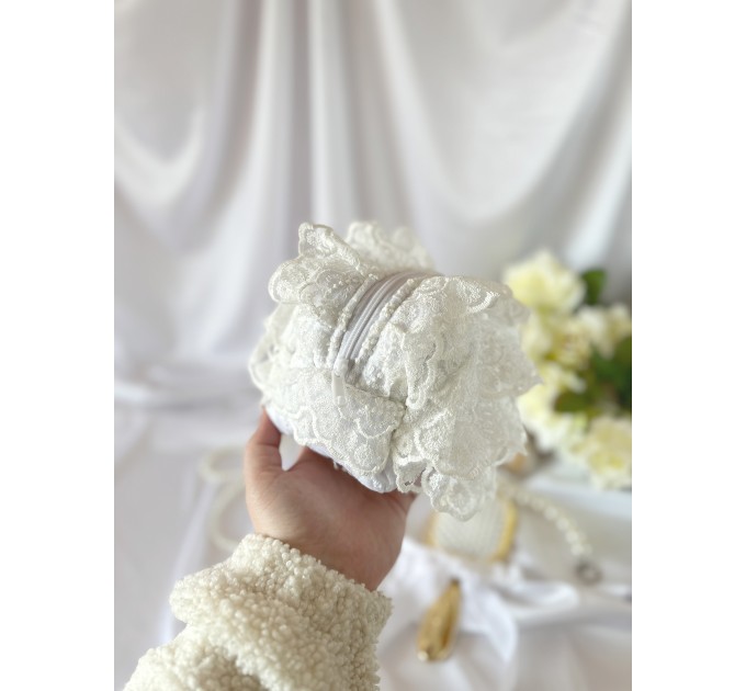 Small lace rococo cosmetic bag